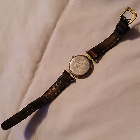 Very Vintage‎ Fossil Women\'s Watch Needs TLC But Still Works Great Project main image 4